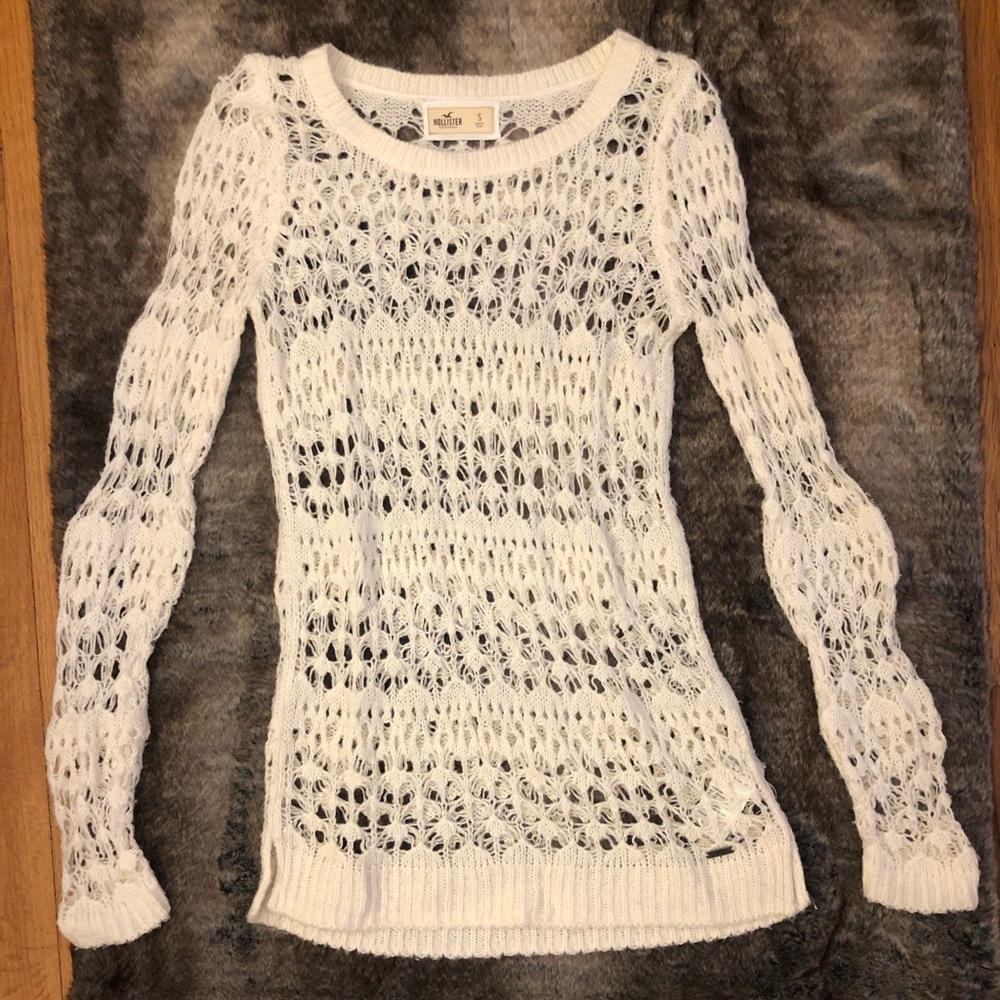 Creme Hollister sweater